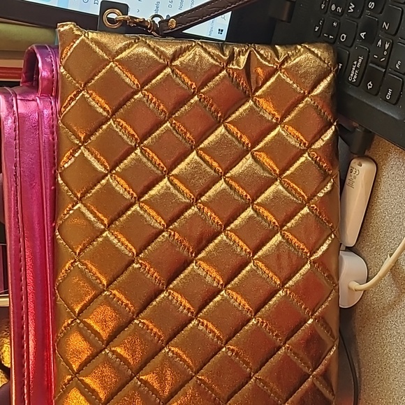 Younique clutch bag, with carry strap - new  no tags - Picture 4 of 4